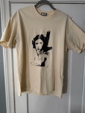 KITH Men’s Sz L Cream Graphic Tee with Black Portrait Print